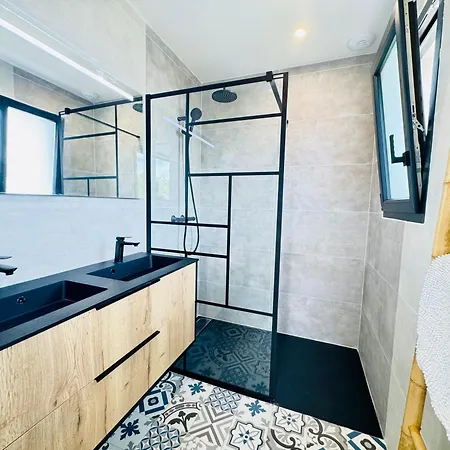 Villa Bel Aspres 4 Chambres-piscine-ping-pong-clim-spacieuse-netflix-sudsejourconciergerie
