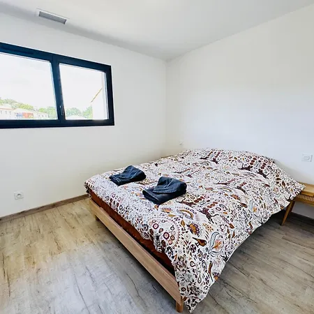 Villa Bel Aspres 4 Chambres-piscine-ping-pong-clim-spacieuse-netflix-sudsejourconciergerie