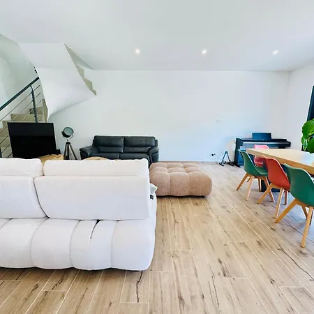 Bel Aspres 4 Chambres-piscine-ping-pong-clim-spacieuse-netflix-sudséjourconciergerie Villa *