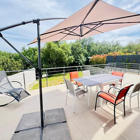 Villa Bel Aspres 4 Chambres-piscine-ping-pong-clim-spacieuse-netflix-sudséjourconciergerie